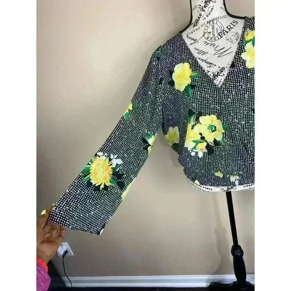 INC, v-neck Gingham floral print blouse- Large - Picture 3 of 5